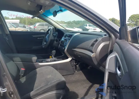 2015 Nissan Altima 2.5 S from USA, damaged, VIN 1N4AL3AP4FN371544